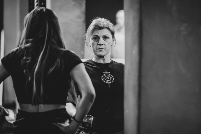 Renata Gecan-Milek, athlète du Powerlifting Club Power Crew, concentrée pendant sa préparation à la compétition Girl Power en février 2025 à Zagreb