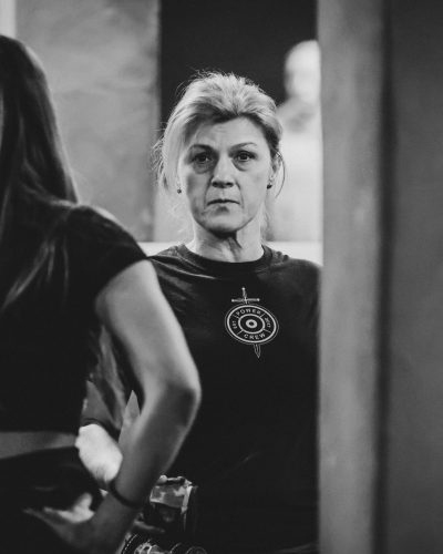 Renata Gecan-Milek, athlète du Powerlifting Club Power Crew, concentrée pendant sa préparation à la compétition Girl Power en février 2025 à Zagreb